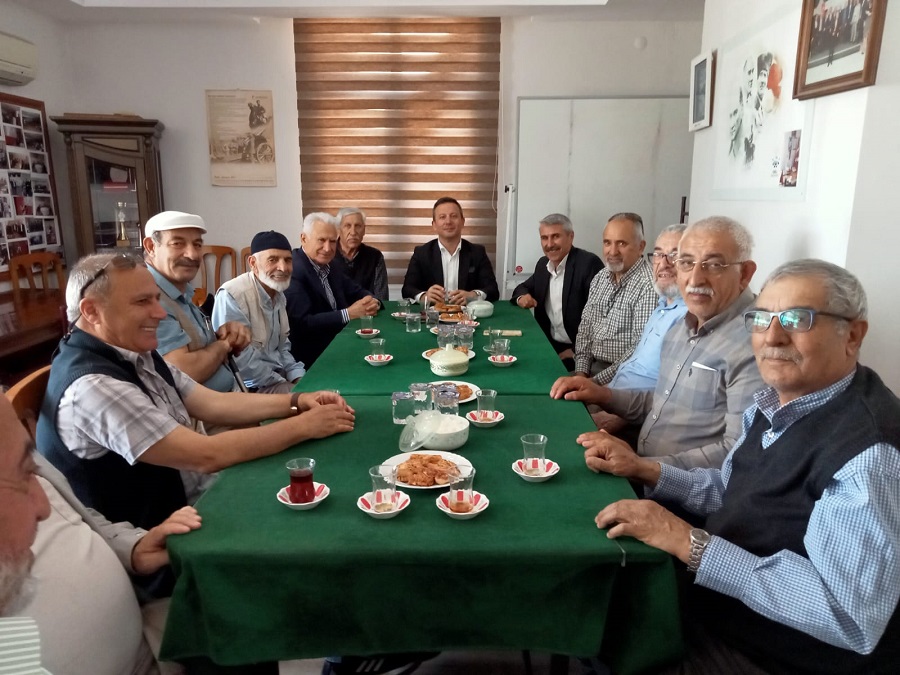 Kaymakamımız Sayın Fatih Görmüş, Kars- Ardahan-Iğdır Kültür Yardımlaşma ve Dayanışma Derneği Başkanı Ve Yönetim Kurulu Üyelerini Ziyarette Bulunmuştur