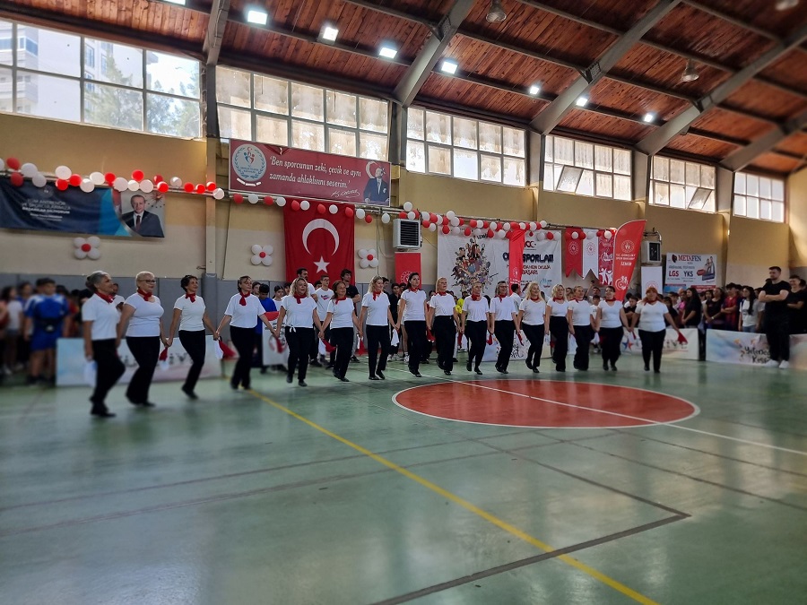 Kaymakamımız Sayın Fatih Görmüş, Okul Sporları Müsabakaları Ödül Törenine katıldı